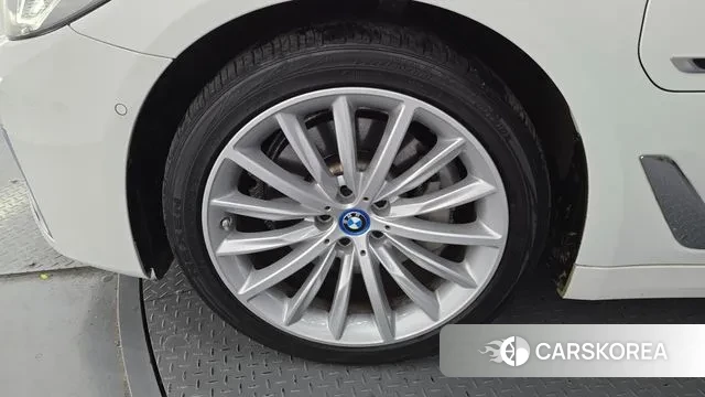 BMW 5 Series (G30) id 3462856 из Кореи 15