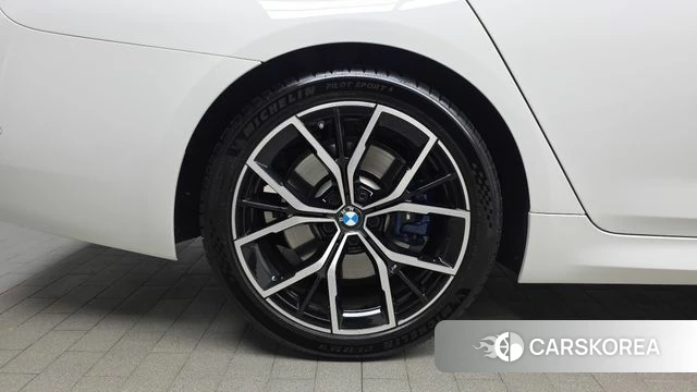 BMW 5 Series (G30) id 4494286 из Кореи 29
