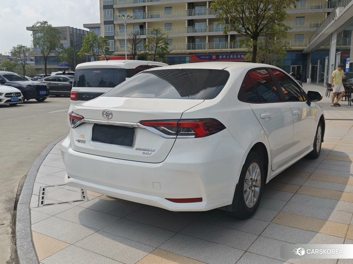 Toyota Corolla 2023 Белый из Китая, фото 5