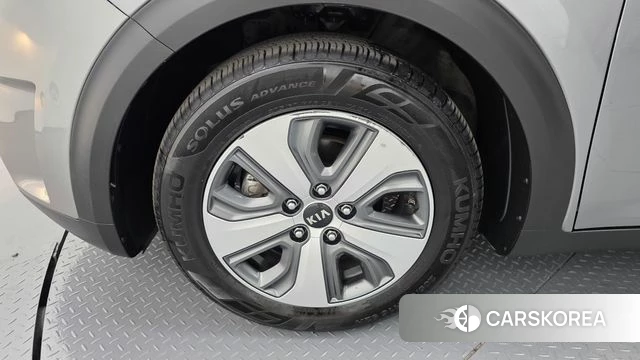 Kia Niro id 4397791 из Кореи 27