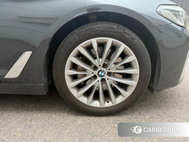 BMW 5 Series (G30) id 4549983 из Кореи 8