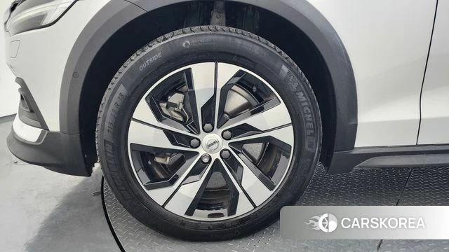 Volvo V60 Cross-Country 2nd Generation id 4019043 из Кореи 15