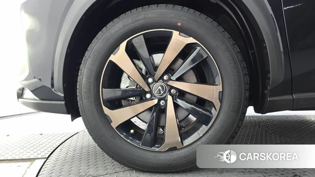 Lexus NX300h id 4624987 из Кореи 33
