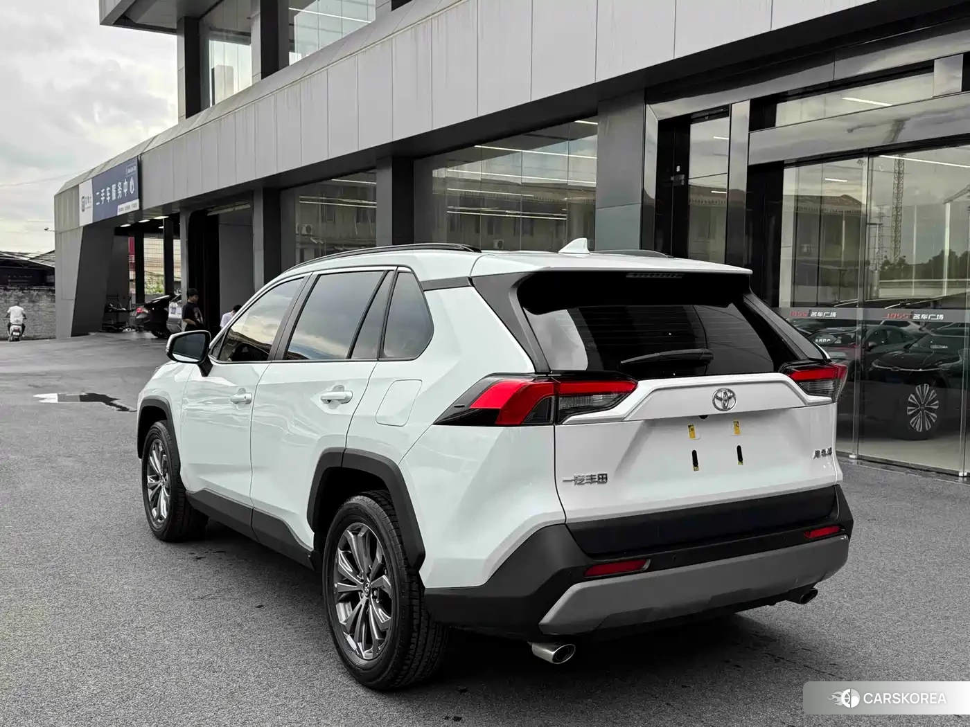 Toyota RAV4 2024 Белый из Китая, фото 5
