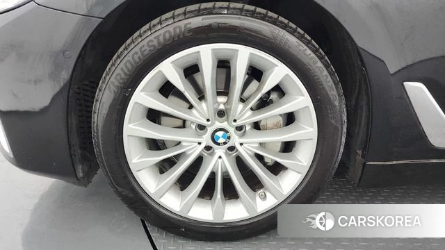BMW 5 Series (G30) id 4415371 из Кореи 33