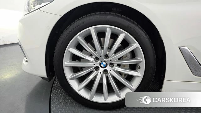 BMW 5 Series (G30) id 4310859 из Кореи 29