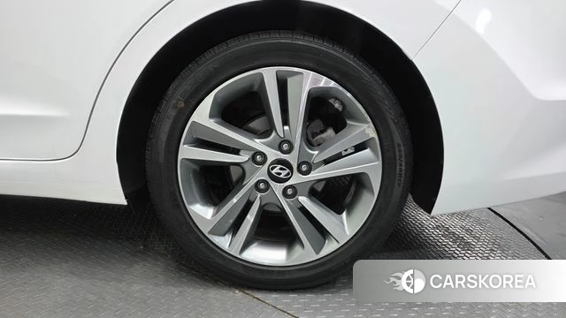 Hyundai Avante AD id 3820934 из Кореи 15