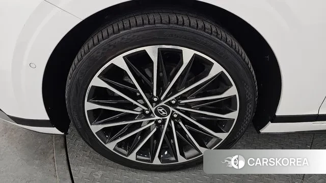 Hyundai Grandeur (GN7) id 3606299 из Кореи 15