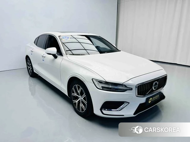 Volvo S60 2023 Белый из Китая, фото 5