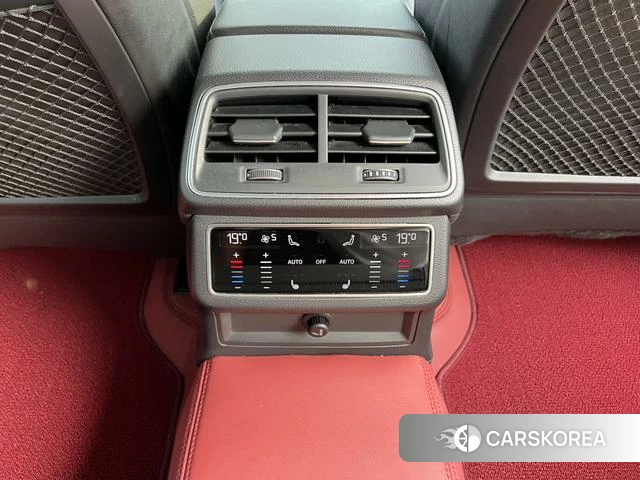 Audi A6L id 4320689 из Китая 10