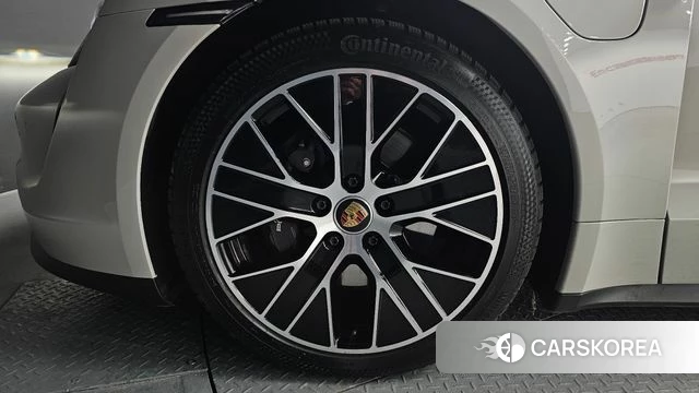 Porsche Taycan id 3826379 из Кореи 15