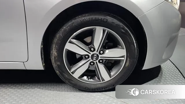 Kia The New K3 id 3403249 из Кореи 15