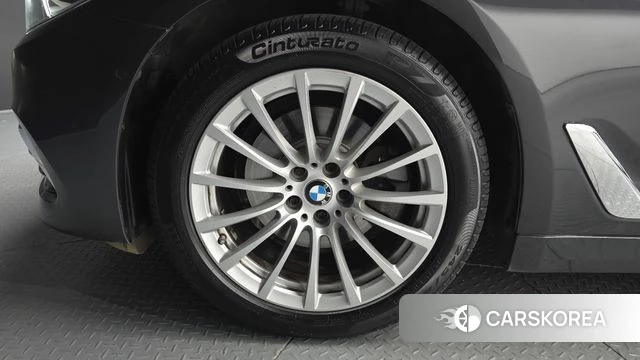 BMW 5 Series (G30) id 4203390 из Кореи 15
