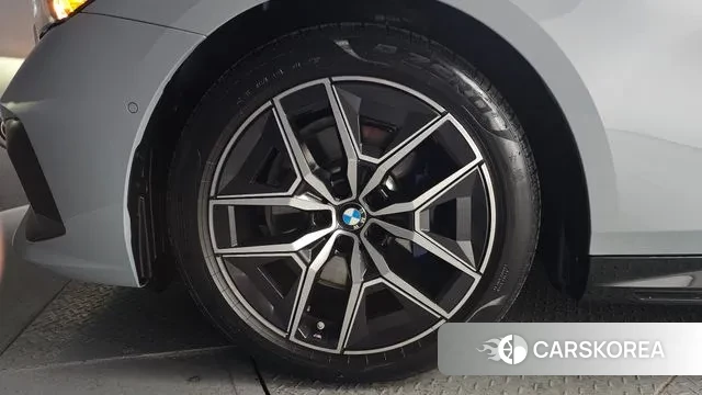 BMW 5 Series (G60) id 3653724 из Кореи 15