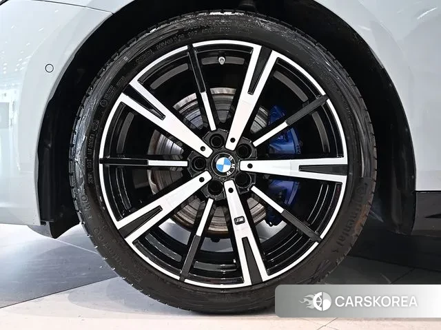 BMW 5 Series (G60) id 3020833 из Кореи 15