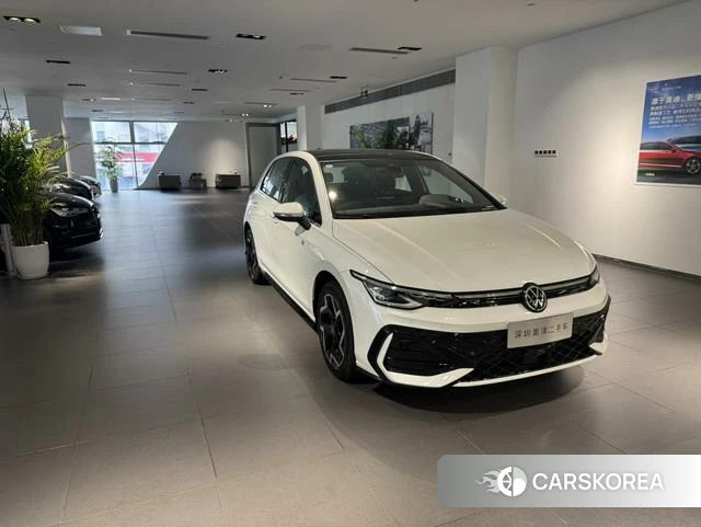 Volkswagen Golf 2025 Белый из Китая, фото 5