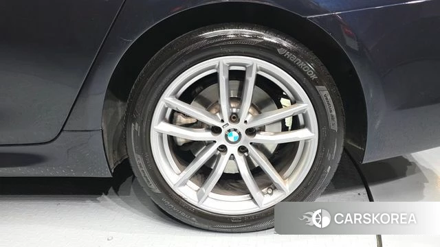 BMW 5 Series (G30) id 3821163 из Кореи 15