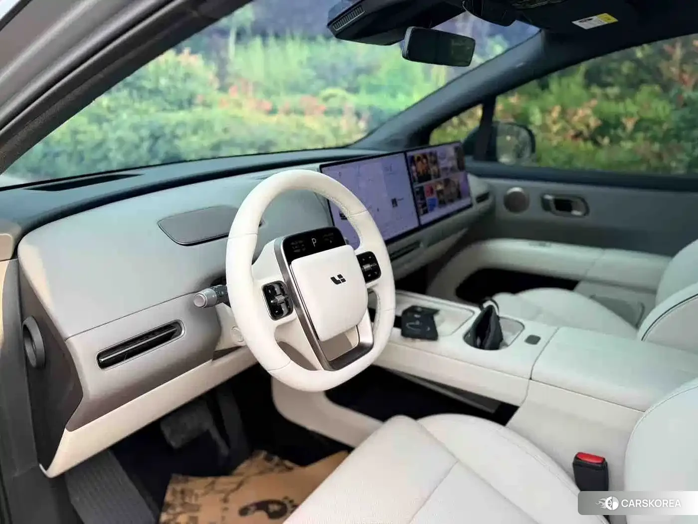 Ideal car Ideal i6 2026 Silver/gray из Китая, фото 5