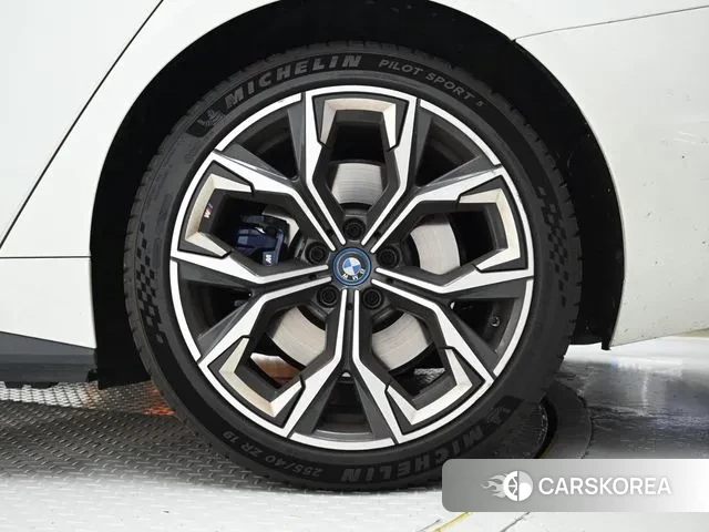 BMW i4 id 3405694 из Кореи 15