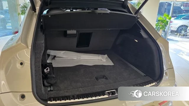 Bentley Bentayga 2025 Светло-серебряный цвет из Кореи, фото 6