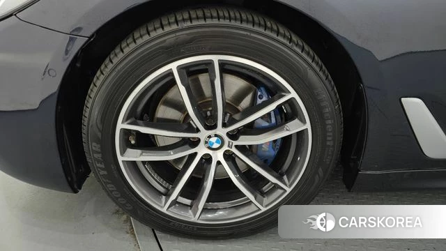 BMW 5 Series (G30) id 3860509 из Кореи 15