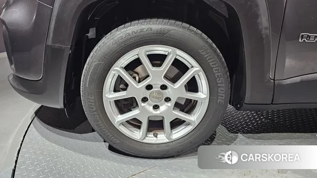 Jeep Renegade id 3075437 из Кореи 15