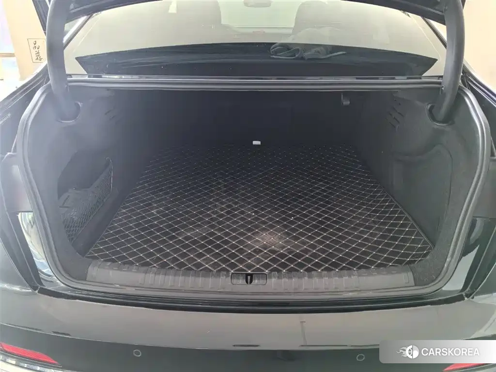 Audi A6L id 4547562 из Китая 11