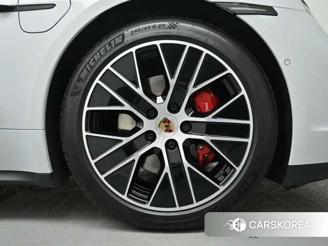 Porsche Taycan id 4511149 из Кореи 15