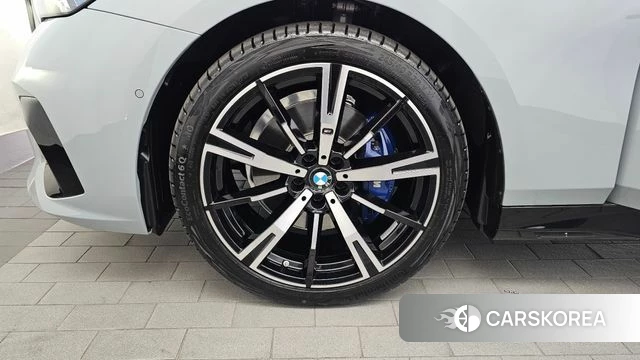 BMW 5 Series (G60) id 4892643 из Кореи 29