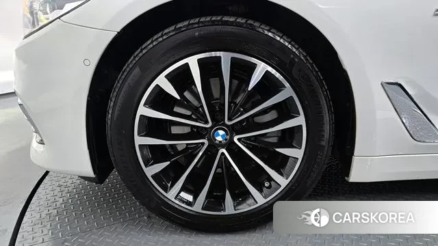 BMW 5 Series (G30) id 3754497 из Кореи 15