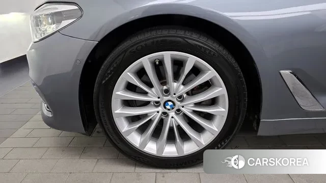 BMW 5 Series (G30) id 3444406 из Кореи 15