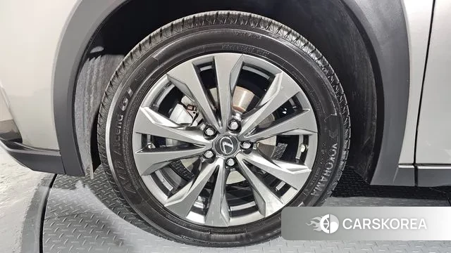 Lexus UX250h id 3503911 из Кореи 15