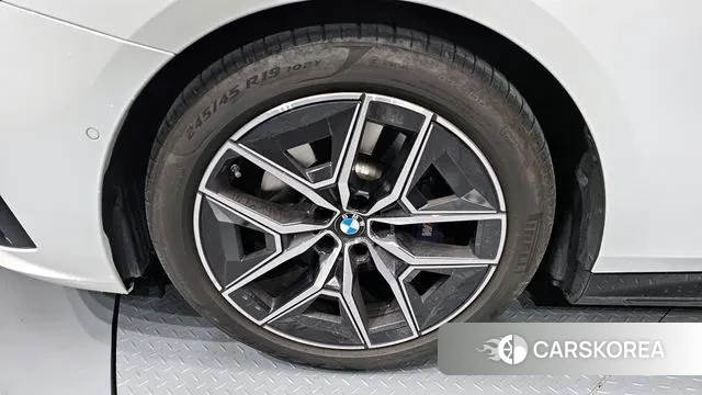 BMW 5 Series (G60) id 3560101 из Кореи 15