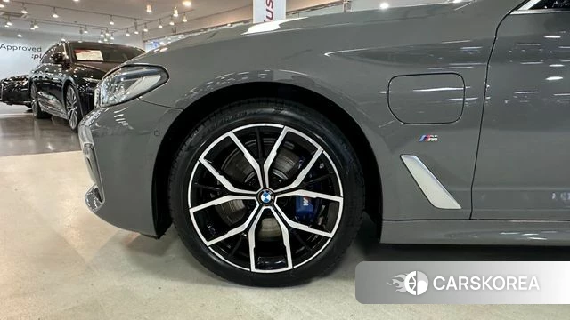 BMW 5 Series (G30) id 4303976 из Кореи 15