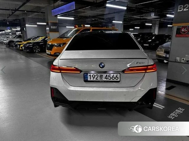 BMW 5 Series (G60) id 3919645 из Кореи 9