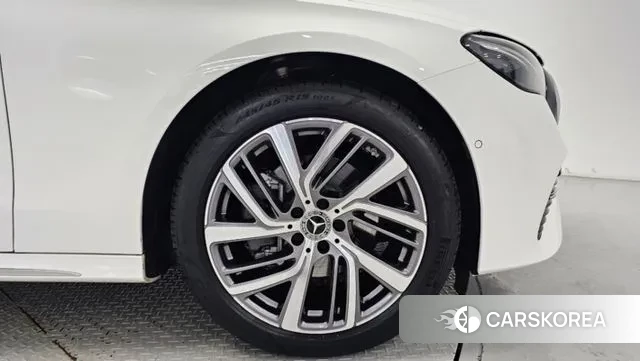 Mercedes-Benz E-Class W214 id 3776029 из Кореи 14