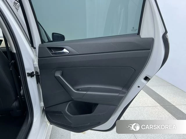 Volkswagen Polo id 4256476 из Китая 21