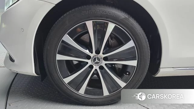 Mercedes-Benz E-Class W213 id 4708379 из Кореи 30