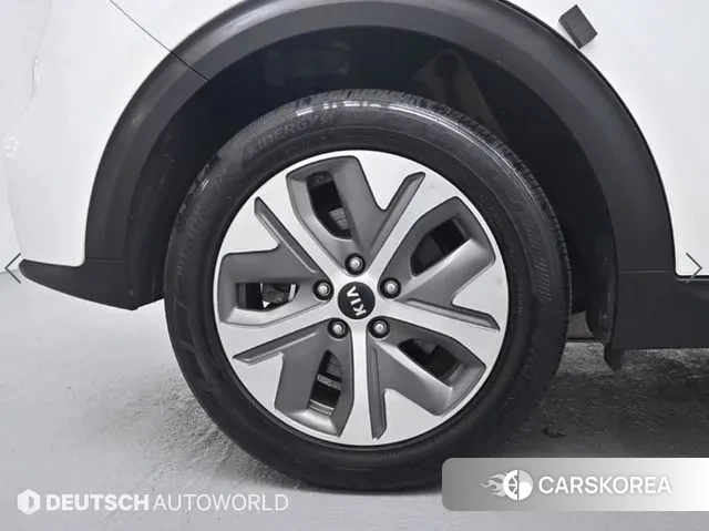 Kia Niro EV id 3060796 из Кореи 15