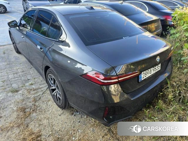 BMW 5 Series (G60) 2026 Серый из Кореи, фото 5