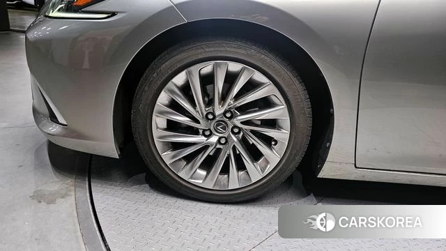 Lexus ES300h 7th generation id 4248816 из Кореи 29