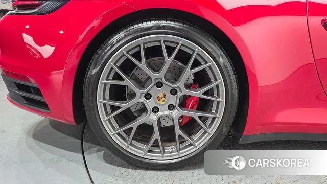 Porsche 911(992) id 4394599 из Кореи 23
