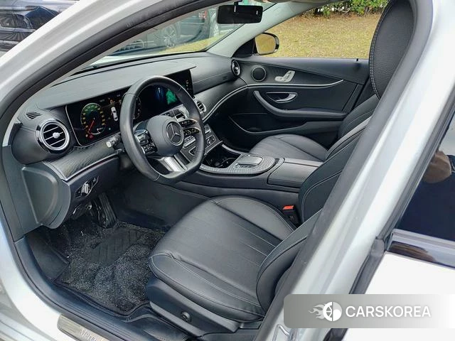 Mercedes-Benz E-class (imported) 2024 Белый из Китая, фото 5