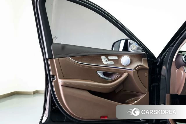 Mercedes-Benz E-class id 4254501 из Китая 21