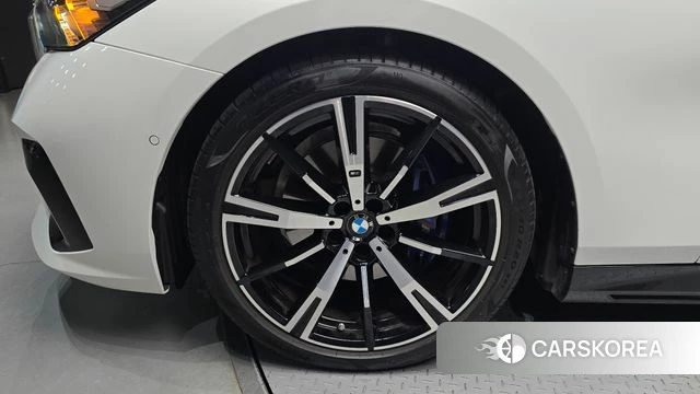 BMW 5 Series (G60) id 4640136 из Кореи 26