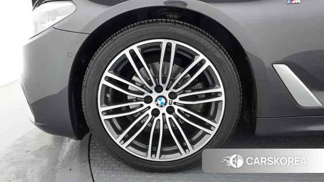 BMW 5 Series (G30) id 3741808 из Кореи 15