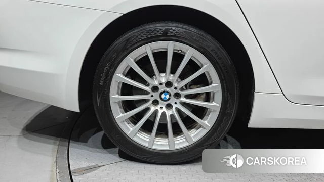 BMW 5 Series (G30) id 4770115 из Кореи 26