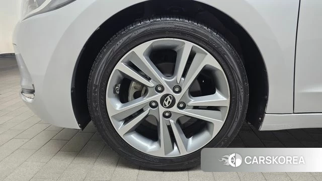 Hyundai Avante AD id 3845679 из Кореи 15