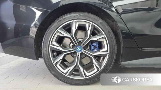 BMW i4 id 4917196 из Кореи 29