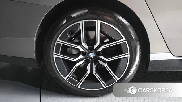 BMW 7 Series (G70) id 4665636 из Кореи 31